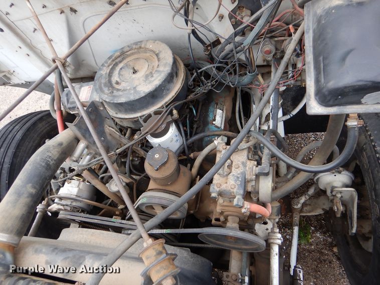 image for item MT9817 1984 International 1654  fuel truck