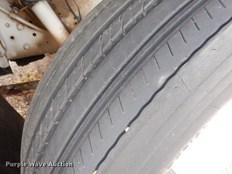 image for item MT9817 1984 International 1654  fuel truck