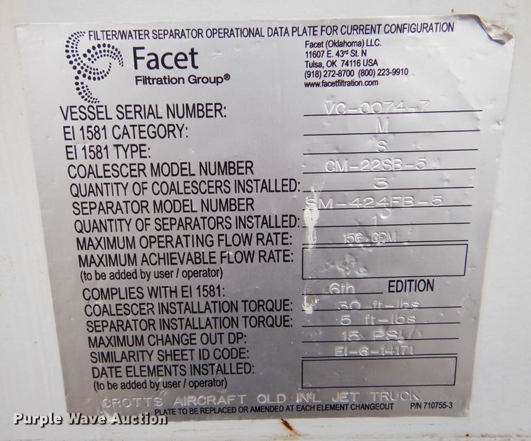 image for item MT9817 1984 International 1654  fuel truck