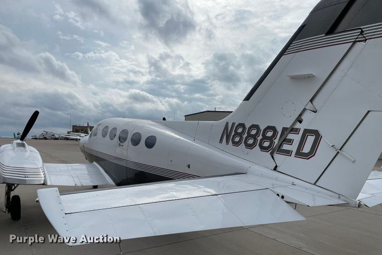 image for item MT9819 1973 Cessna 421B  airplane