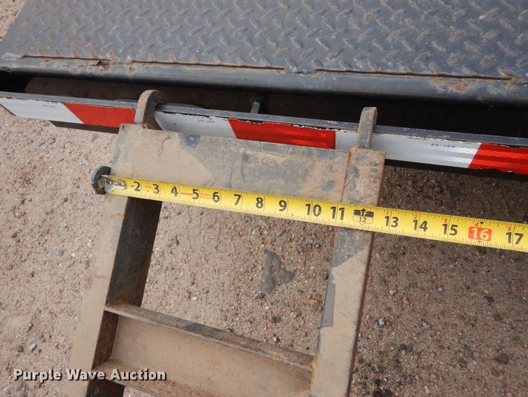 image for item MT9821 2013 PJ CC202  equipment trailer