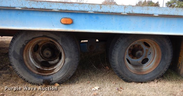 image for item MT9839 1986 Trail King TK20H-280  equipment trailer