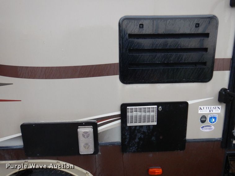 image for item MW9377 2014 Heartland 3400QB Sundance  camper