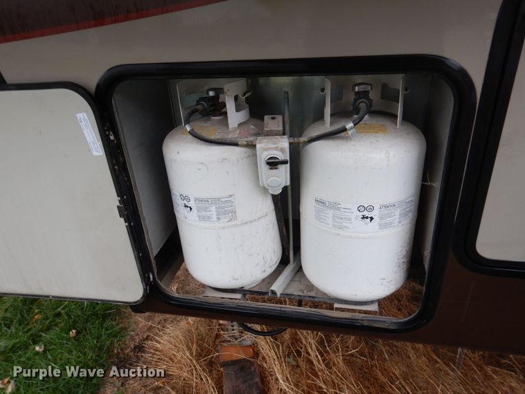 image for item MW9377 2014 Heartland 3400QB Sundance  camper