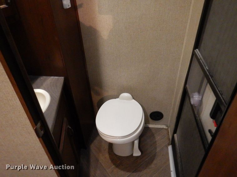 image for item MW9377 2014 Heartland 3400QB Sundance  camper