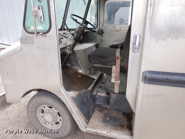 image for item MW9384 1978 Chevrolet  delivery truck