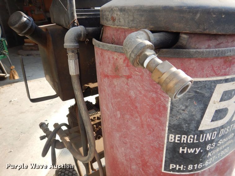 image for item MW9387 BDC  pressure washer