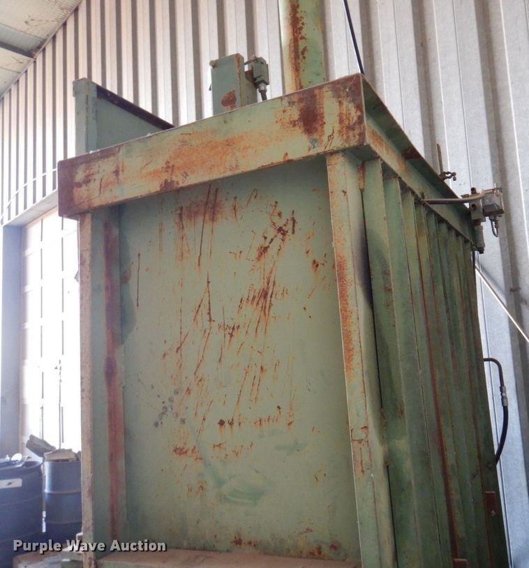 image for item MW9400 Fox Baler  cardboard baler