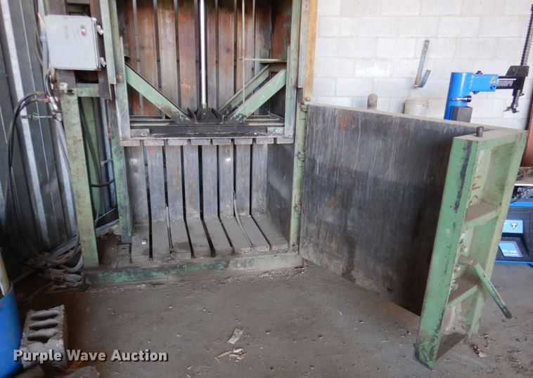 image for item MW9400 Fox Baler  cardboard baler