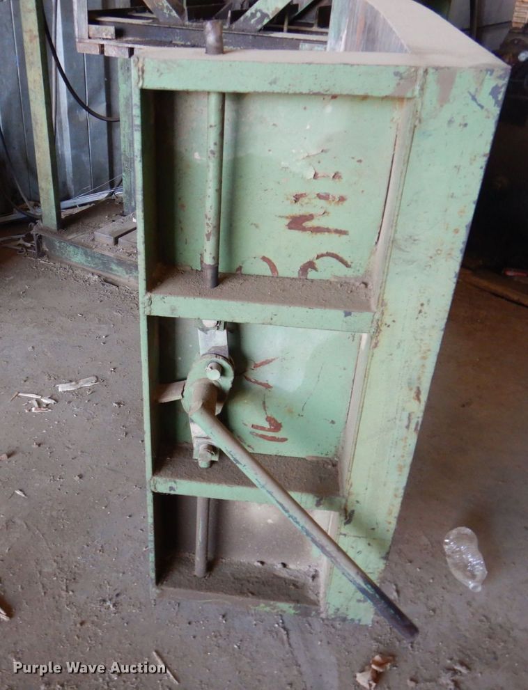 image for item MW9400 Fox Baler  cardboard baler