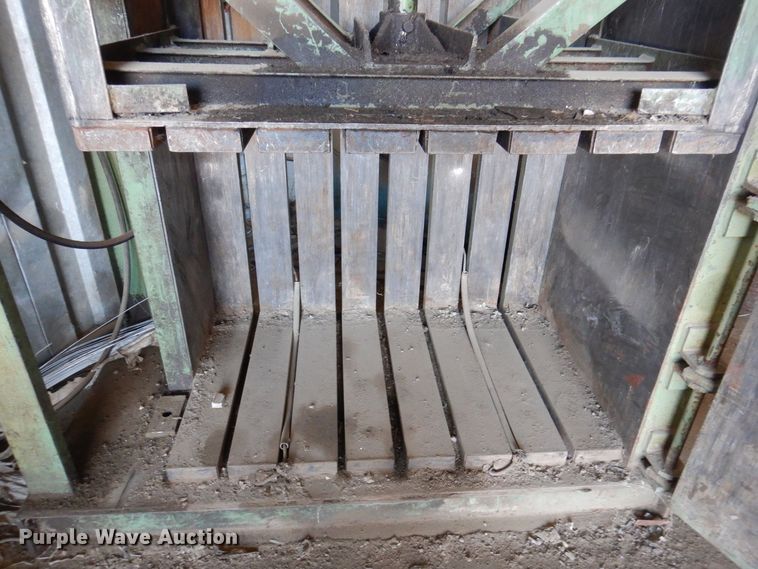 image for item MW9400 Fox Baler  cardboard baler