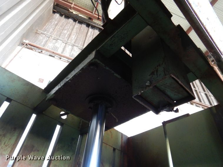 image for item MW9400 Fox Baler  cardboard baler
