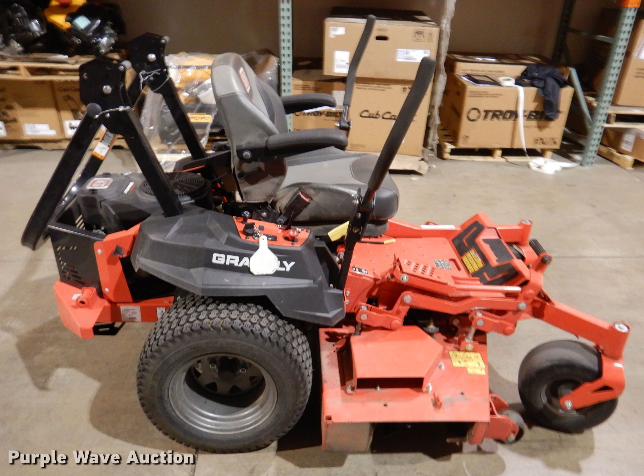 2019 Gravely Proturn Z52 ZTR lawn mower in Urbandale, IA Item KW9703
