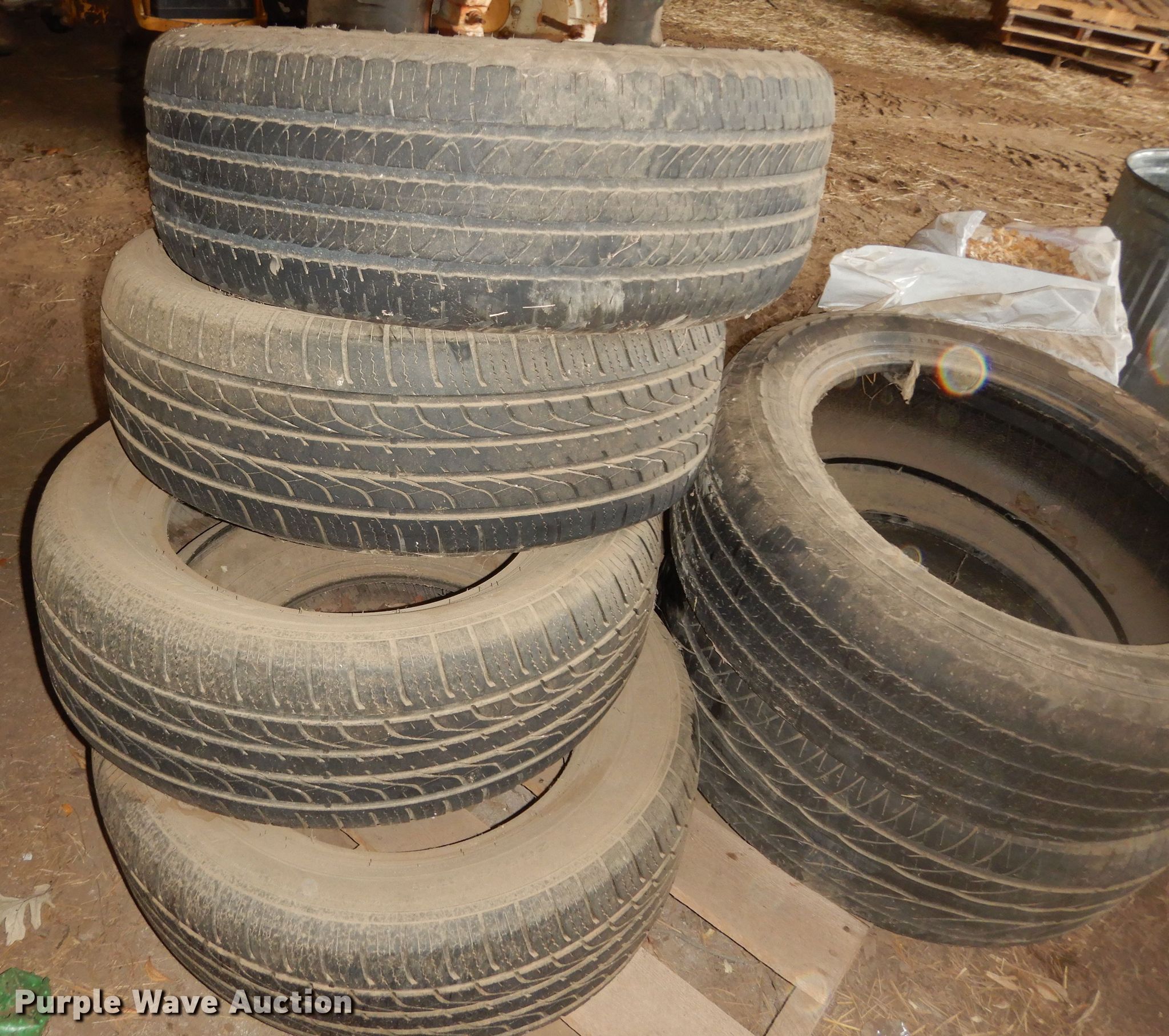 (8) tires in Topeka, KS Item LG9911 sold Purple Wave