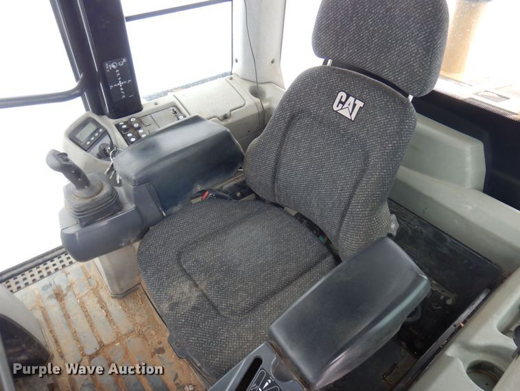 image for item AF9439 2015 Caterpillar 963D  track loader