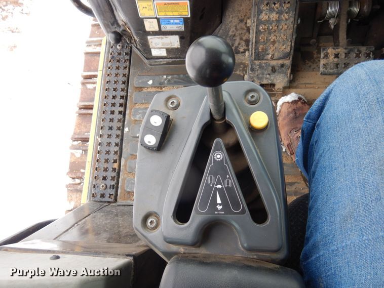 image for item AF9439 2015 Caterpillar 963D  track loader