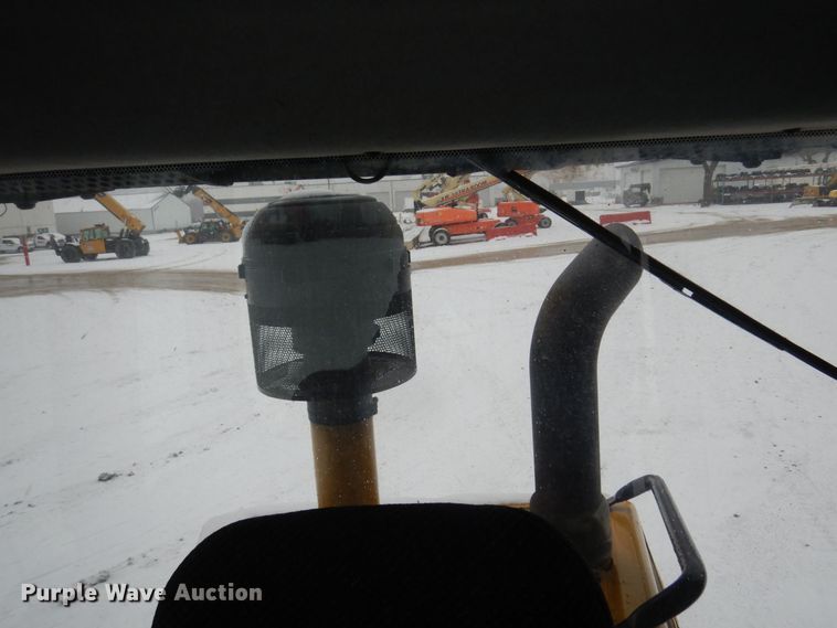 image for item AF9439 2015 Caterpillar 963D  track loader