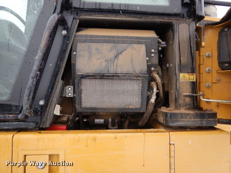 image for item AF9439 2015 Caterpillar 963D  track loader