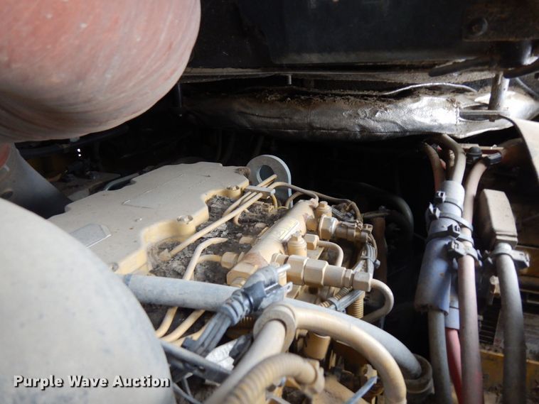 image for item AF9439 2015 Caterpillar 963D  track loader