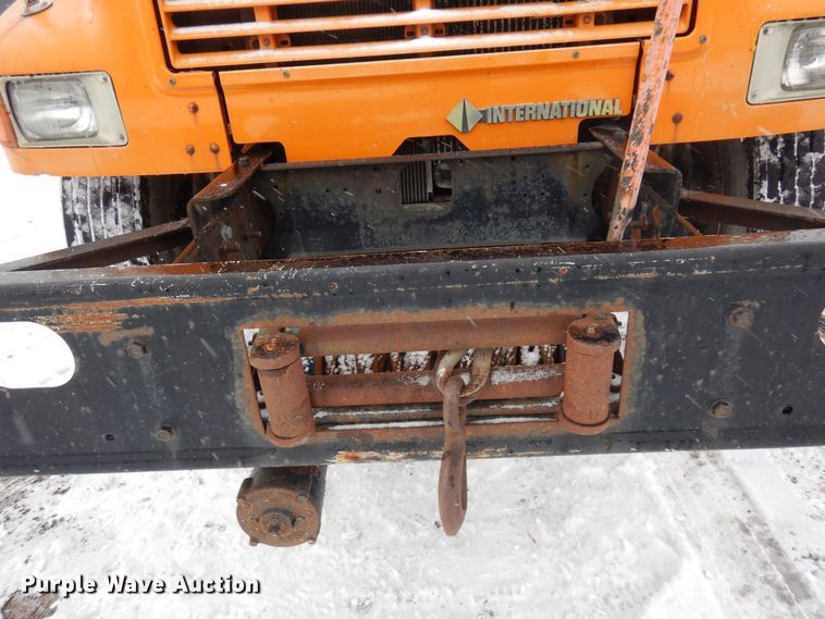 image for item AF9442 1993 International 4900  box truck