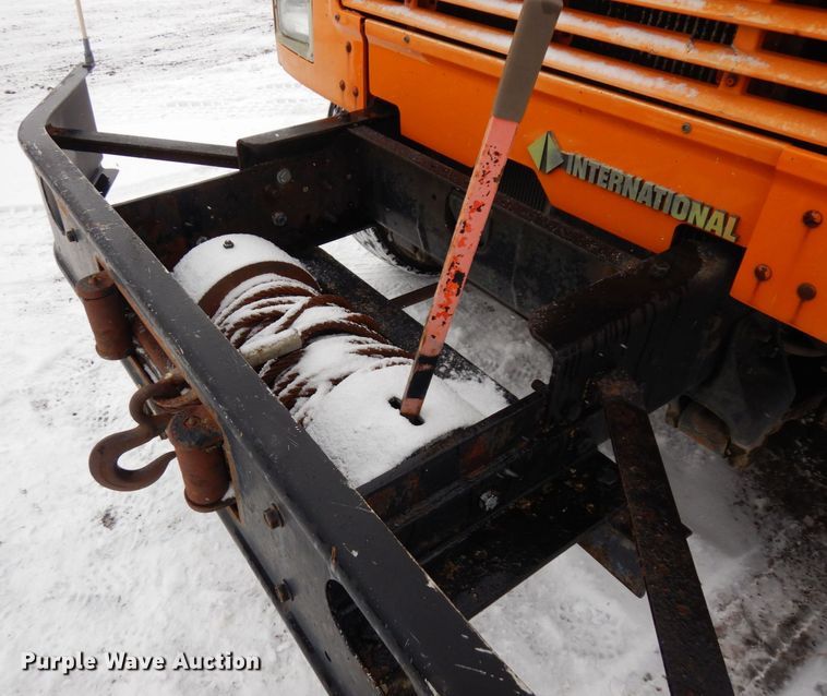 image for item AF9442 1993 International 4900  box truck