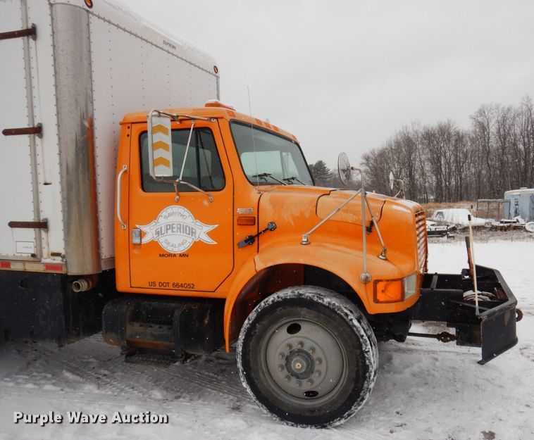 image for item AF9442 1993 International 4900  box truck