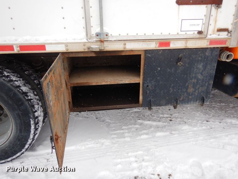 image for item AF9442 1993 International 4900  box truck