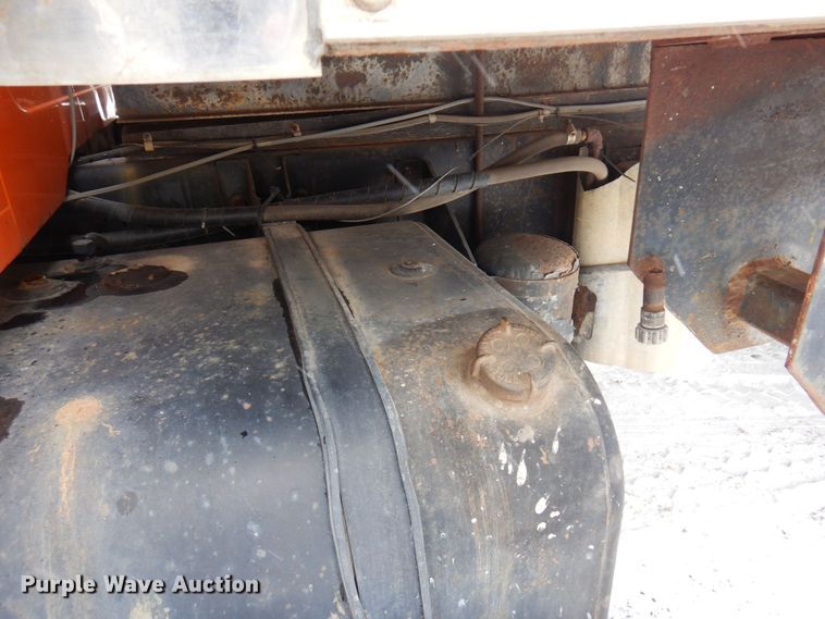 image for item AF9442 1993 International 4900  box truck