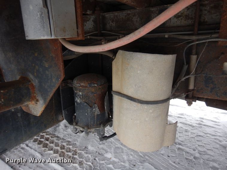 image for item AF9442 1993 International 4900  box truck