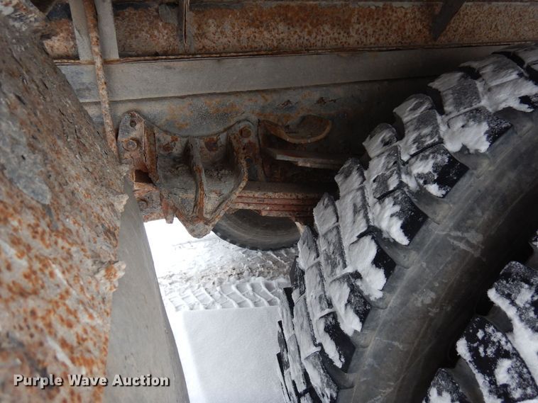 image for item AF9442 1993 International 4900  box truck