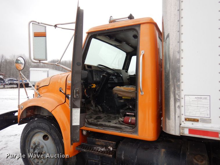image for item AF9442 1993 International 4900  box truck