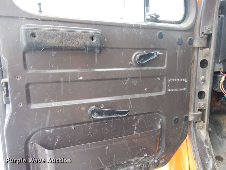 image for item AF9442 1993 International 4900  box truck