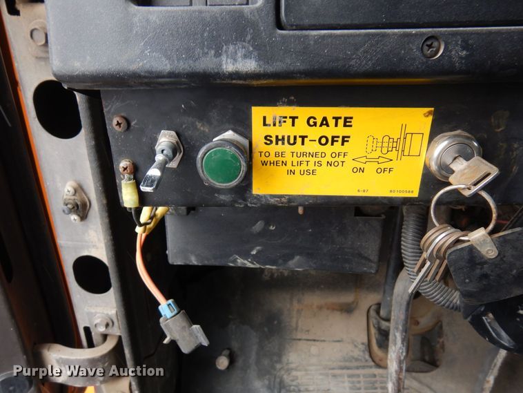 image for item AF9442 1993 International 4900  box truck