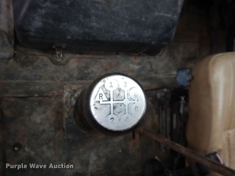 image for item AF9442 1993 International 4900  box truck