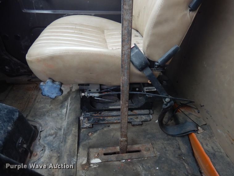 image for item AF9442 1993 International 4900  box truck