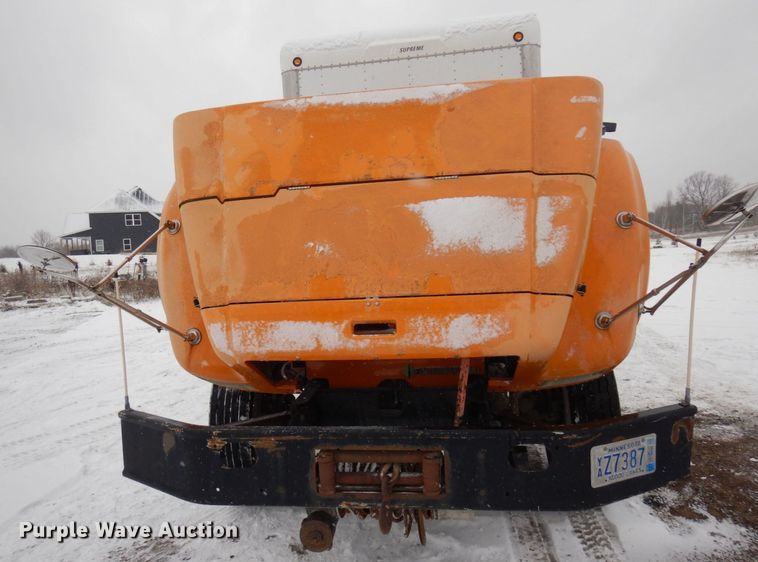 image for item AF9442 1993 International 4900  box truck