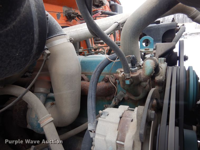 image for item AF9442 1993 International 4900  box truck