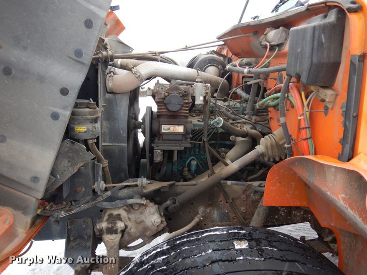 image for item AF9442 1993 International 4900  box truck