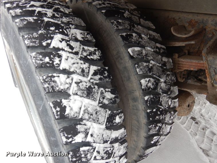 image for item AF9442 1993 International 4900  box truck