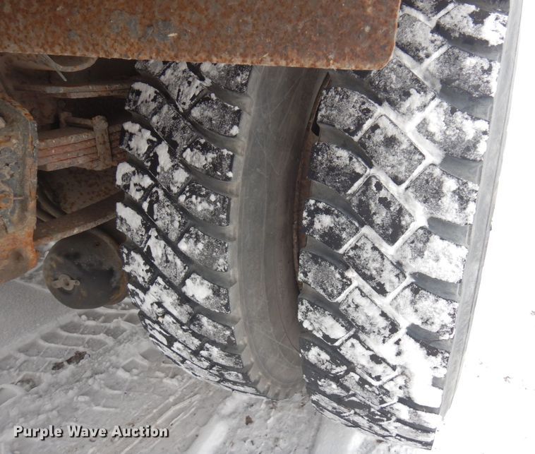 image for item AF9442 1993 International 4900  box truck