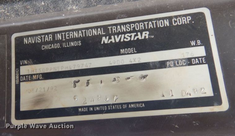 image for item AF9442 1993 International 4900  box truck