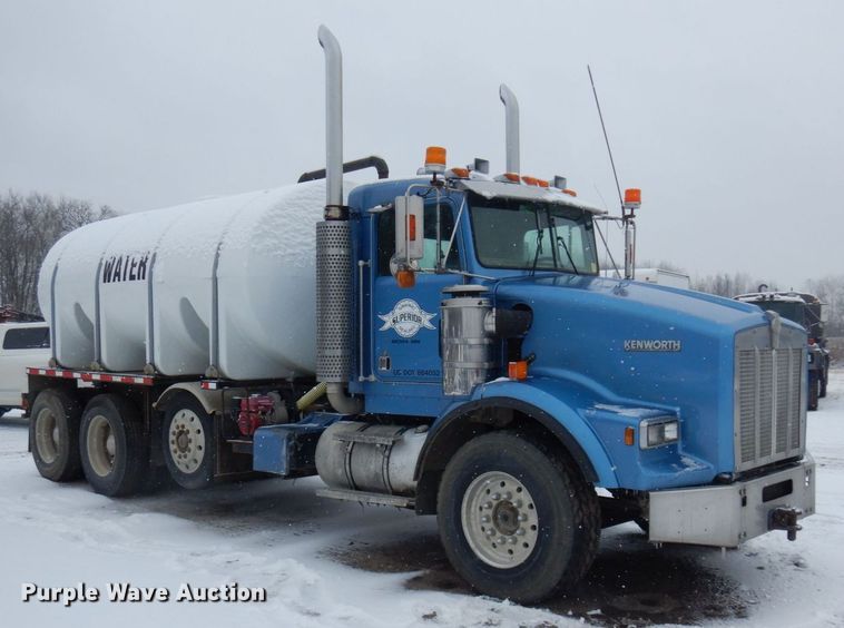 image for item AF9443 1995 Kenworth T800  water truck