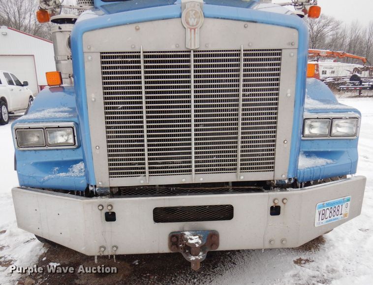 image for item AF9443 1995 Kenworth T800  water truck