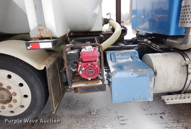 image for item AF9443 1995 Kenworth T800  water truck