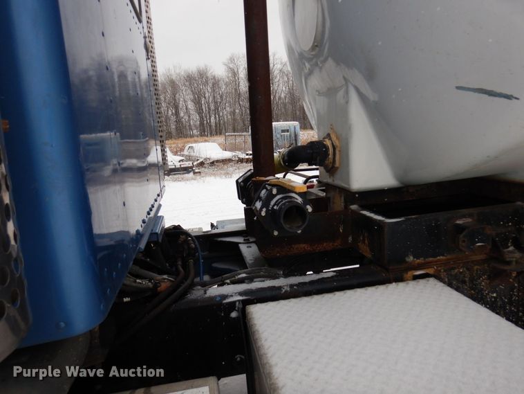 image for item AF9443 1995 Kenworth T800  water truck