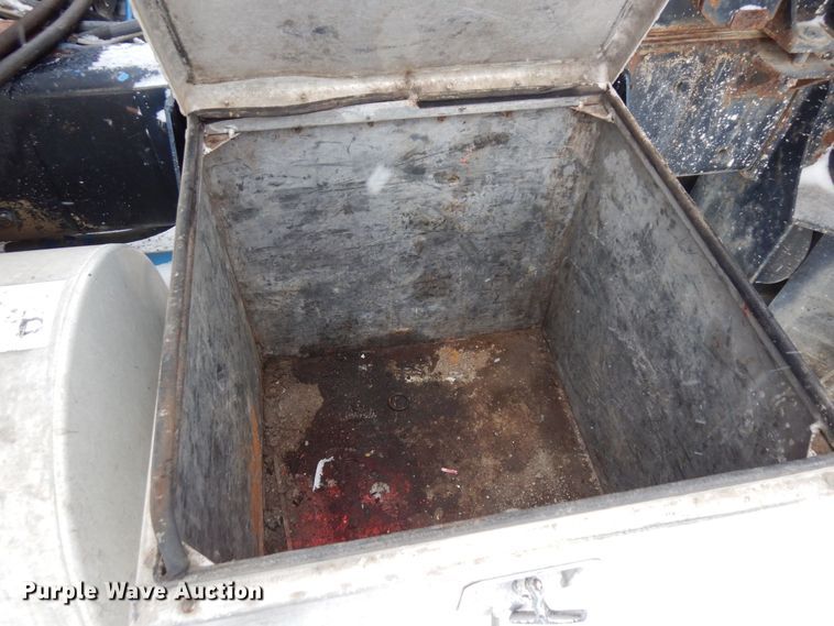 image for item AF9443 1995 Kenworth T800  water truck