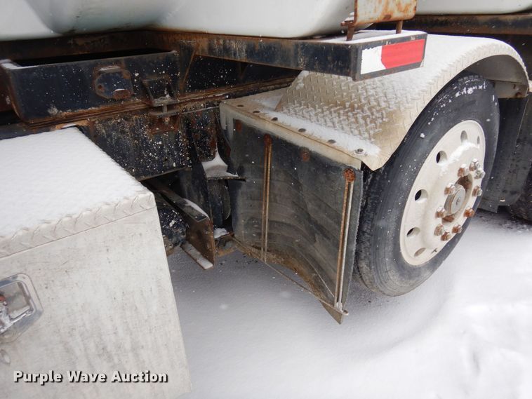 image for item AF9443 1995 Kenworth T800  water truck