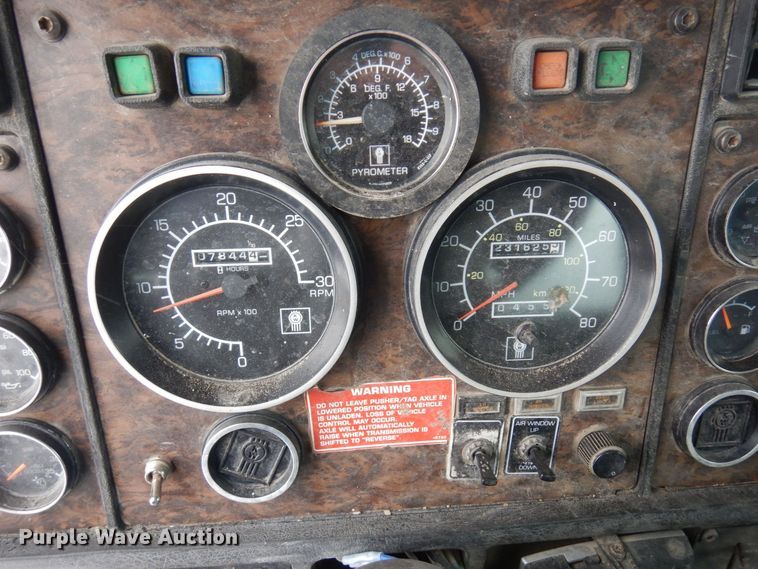 image for item AF9443 1995 Kenworth T800  water truck