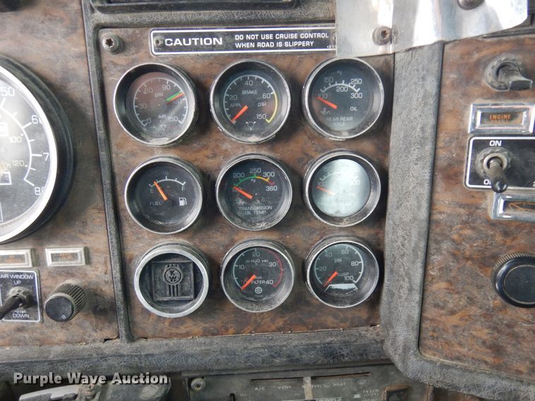 image for item AF9443 1995 Kenworth T800  water truck