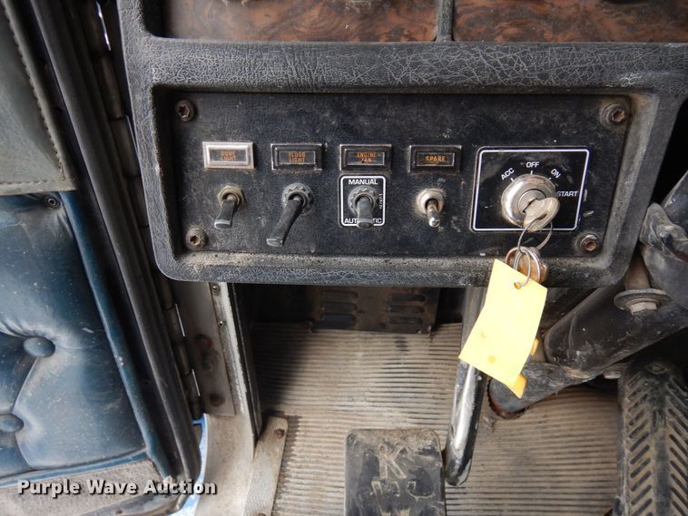 image for item AF9443 1995 Kenworth T800  water truck